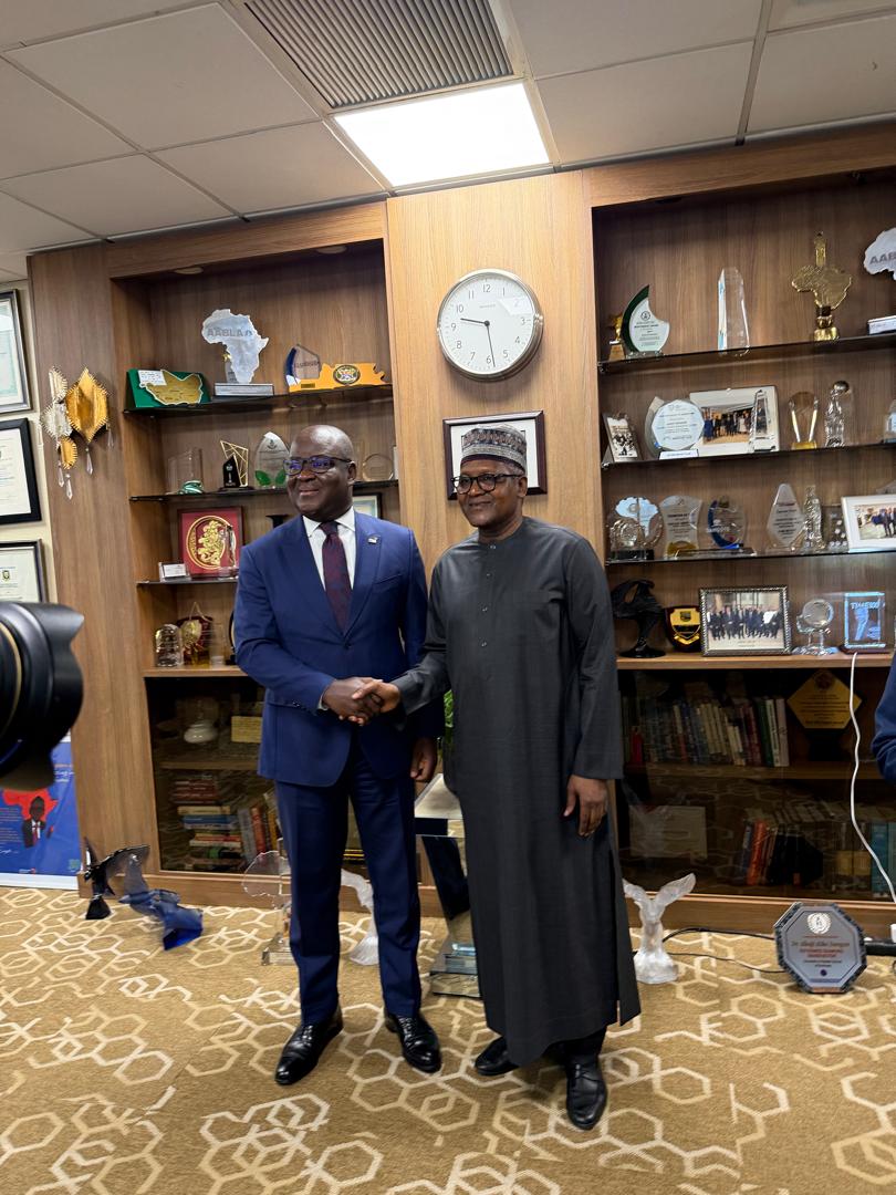Réunion avec Aladji Aliko DANGOTE, Président du Groupe DANGOTE, l’homme le plus riche d’Afrique ce matin à son bureau à Lagos.